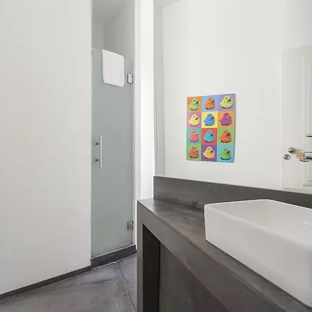 5 Sins Chiado Hostel *