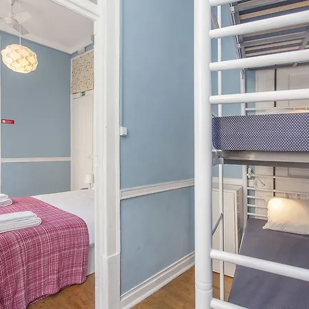 5 Sins Chiado Hostel Lissabon