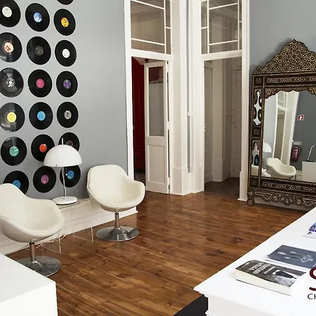 Albergue 5 Sins Chiado *